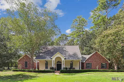 5993 Rosedown Pl, Saint Francisville, LA 70775