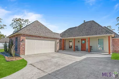 24056 Patricia St, Springfield, LA 70462