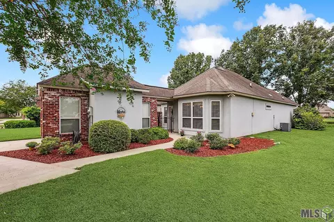 5523 Courtyard Dr, Gonzales, LA 70737