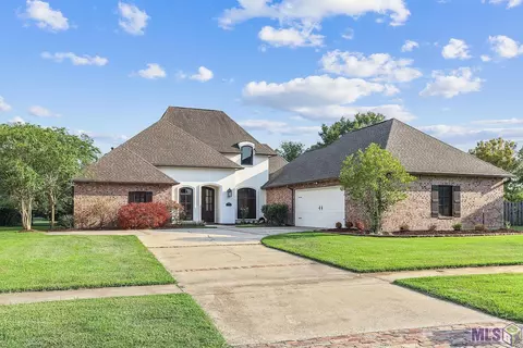 18643 Lake Harbor Ln, Prairieville, LA 70769