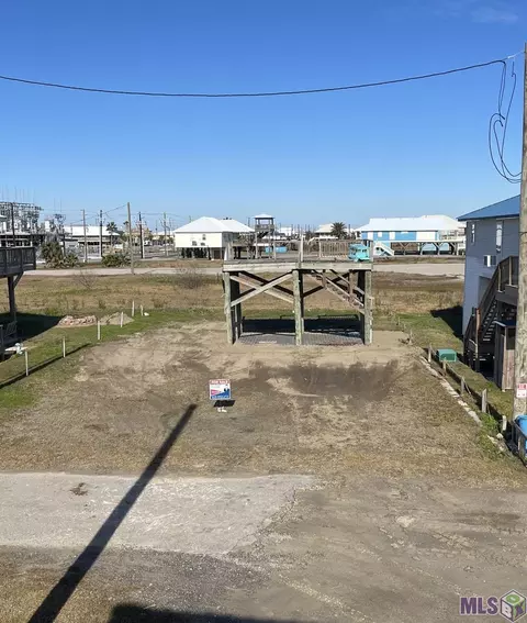 119 Pompano St, Grand Isle, LA 70358