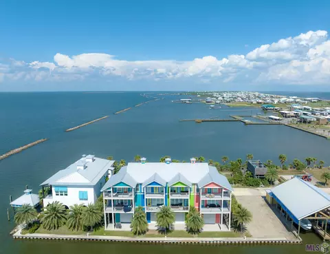 1851 Highway 1 #18, Grand Isle, LA 70358