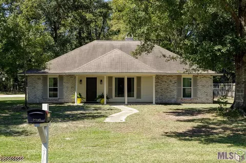14409 Hampshire Dr, Pride, LA 70770