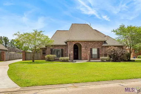 10244 Crooked Creek Ln, Denham Springs, LA 70726