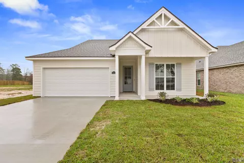 10541 Highland Lakes Dr, Denham Springs, LA 70726