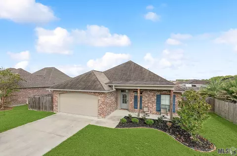 28268 Lake Lery Dr, Livingston, LA 70754
