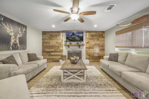 45340 Gold Place Rd, Saint Amant, LA 70774