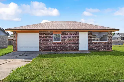 2076 Carver Dr, Marrero, LA 70072