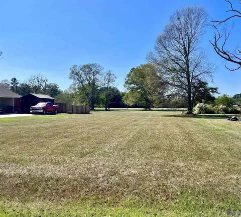 33803 Perkins Crossing Rd, Walker, LA 70785
