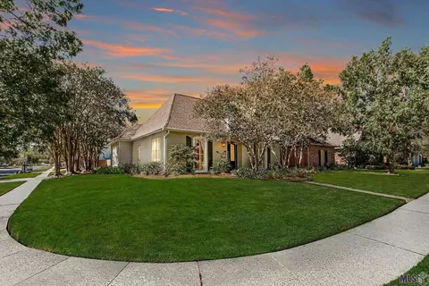 5534 N Pointer Ct, Baton Rouge, LA 70808