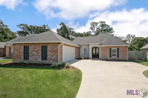 4900 Pointe Prospect Dr, Oscar, LA 70762