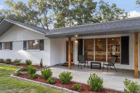9675 Tanglewood Dr, Baton Rouge, LA 70818