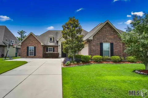 8142 Superior Dr, Denham Springs, LA 70726