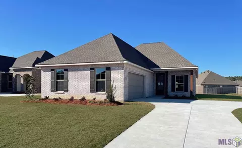 8789 Windlake Dr, Denham Springs, LA 70726