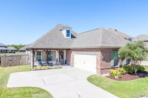 3747 Kingsbarns Dr, Zachary, LA 70791