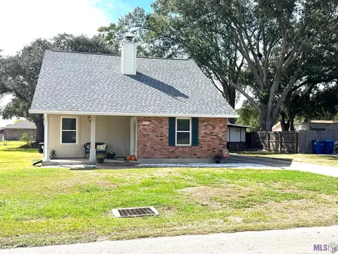 3153 Main St, Port Allen, LA 70767