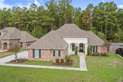 8849 Greenleaves Dr, Denham Springs, LA 70726
