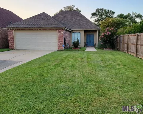 13521 Harrington Ct, Baton Rouge, LA 70815