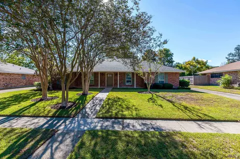 1144 Stoneliegh Dr, Baton Rouge, LA 70808