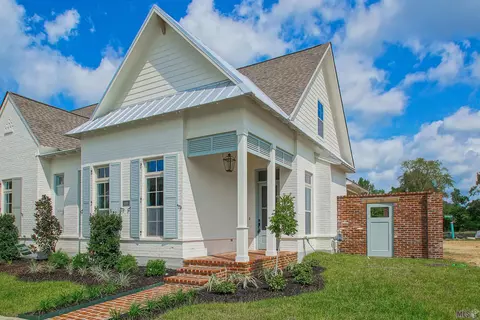 13335 Magnolia Square Dr, Baton Rouge, LA 70818