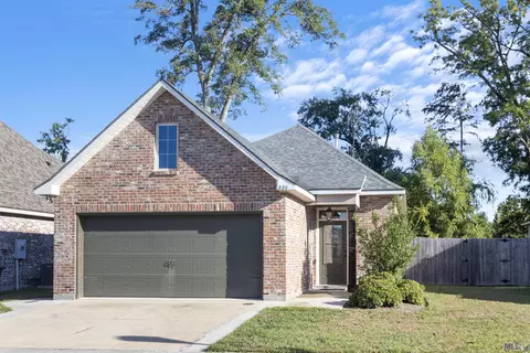 320 Lake Breeze Dr, Baton Rouge, LA 70820