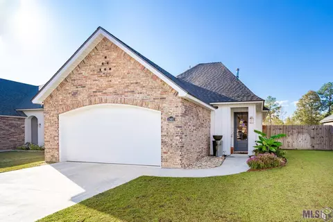 10487 Highland Lakes Dr, Denham Springs, LA 70726