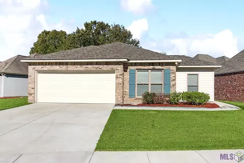 5531 Courtyard Dr, Gonzales, LA 70737