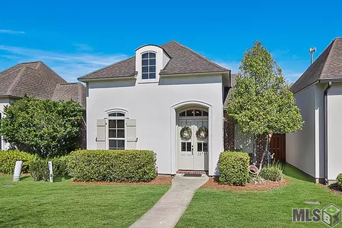 14740 Villa Court Dr, Baton Rouge, LA 70810