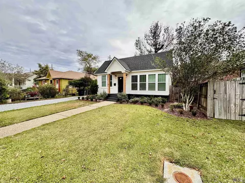 675 Longwood Dr, Baton Rouge, LA 70806