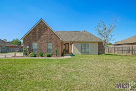 38733 Edgewood Cir, Denham Springs, LA 70706