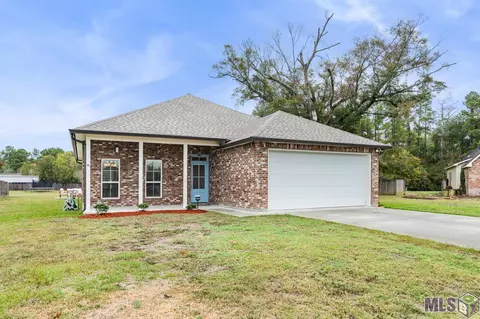 9325 Yellowfin Dr, Denham Springs, LA 70726
