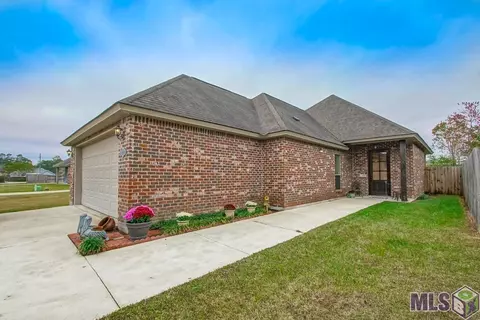 31315 Pebble Dr, Walker, LA 70785 photo 2