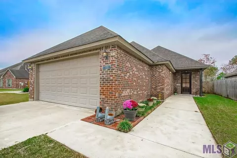 31315 Pebble Dr, Walker, LA 70785