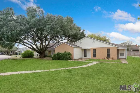 5082 Cumberland Cove Dr, Baton Rouge, LA 70817