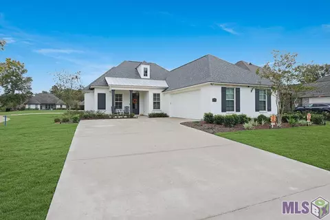 23398 Cypress Cv, Springfield, LA 70462 photo 2