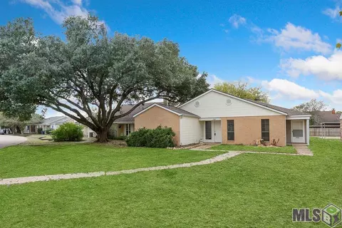 5084 Cumberland Cove Dr, Baton Rouge, LA 70817