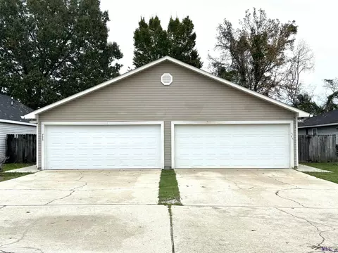 723 Hammond Manor Dr, Baton Rouge, LA 70816