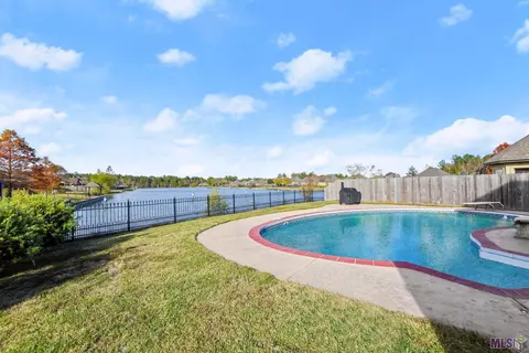 12667 Lake Terrace Dr, Walker, LA 70785