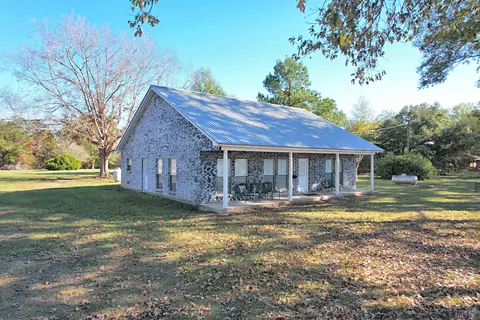 102 Temple Ln, Greensburg, LA 70441