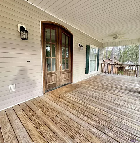 31547 River Pines Dr, Springfield, LA 70462 photo 3
