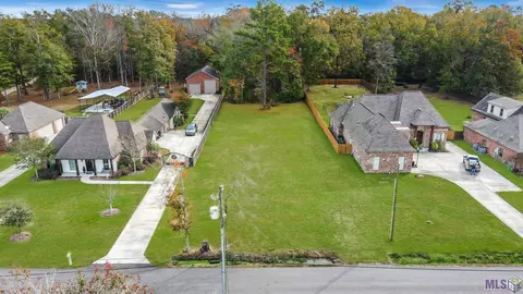 30796 Barnett Ln, Denham Springs, LA 70726