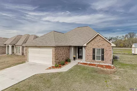 4616 Aubrey Ann Dr, Addis, LA 70710