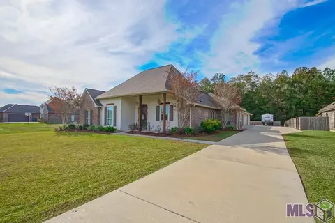 27777 Lakeview Dr, Walker, LA 70785