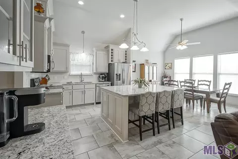 7832 High Eagle Ct, Denham Springs, LA 70706