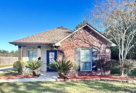 28206 Lake Borgne Ave, Livingston, LA 70754