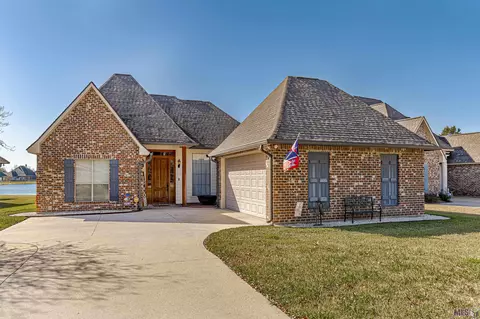 203 Lakeshore Dr, Oscar, LA 70762