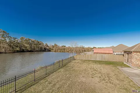 31115 Green Leaf Dr, Walker, LA 70785 photo 3