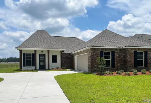 8716 Windlake Dr, Denham Springs, LA 70726
