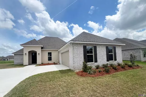 6477 Highland Dr, Addis, LA 70710