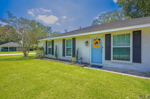 16668 Mockingbird Ln, Baton Rouge, LA 70819